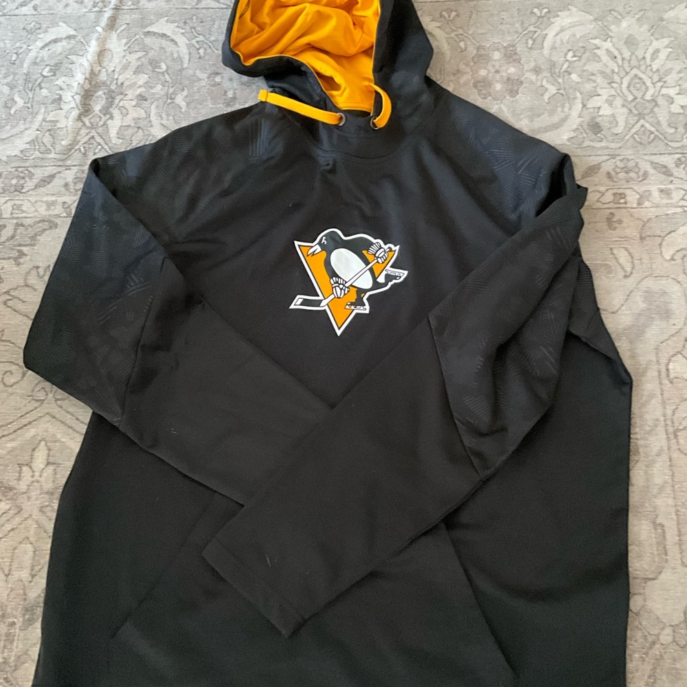 Fanatics Black and Gold Pittsburgh Penguins Hoodie